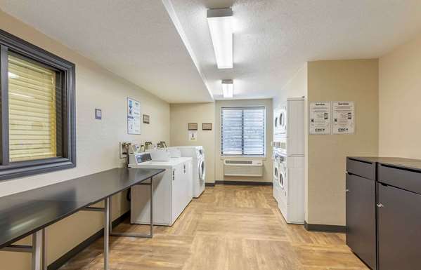  - Extended Stay America Suites Middleburg Heights - I-71, Exit 235