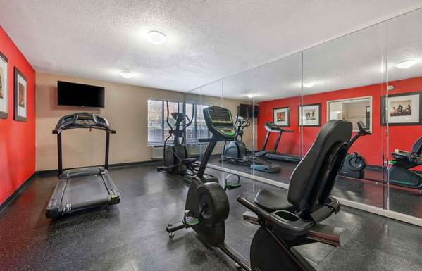 Fitness/ Exercise Room - Extended Stay America Suites State Street Rockford - I-39 & I-90, Exit 15