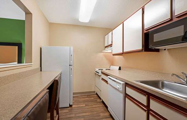 - Extended Stay America Suites Westlake - I-90, Exit 156