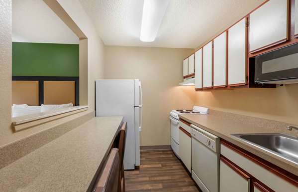  - Extended Stay America Suites Westlake - I-90, Exit 156