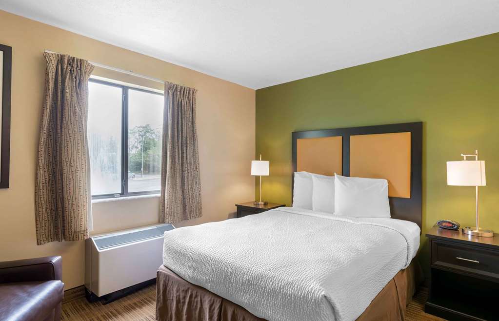 EXTENDED STAY AMERICA SELECT-guestroom-Guest Room,On-Site.jpg