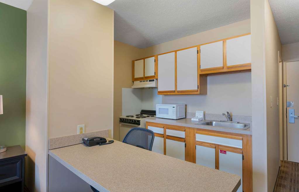 EXTENDED STAY AMERICA SELECT-guestroom-Guest Room,Guest Room Amenity,Kitchen/Kitchenette,On-Site.jpg