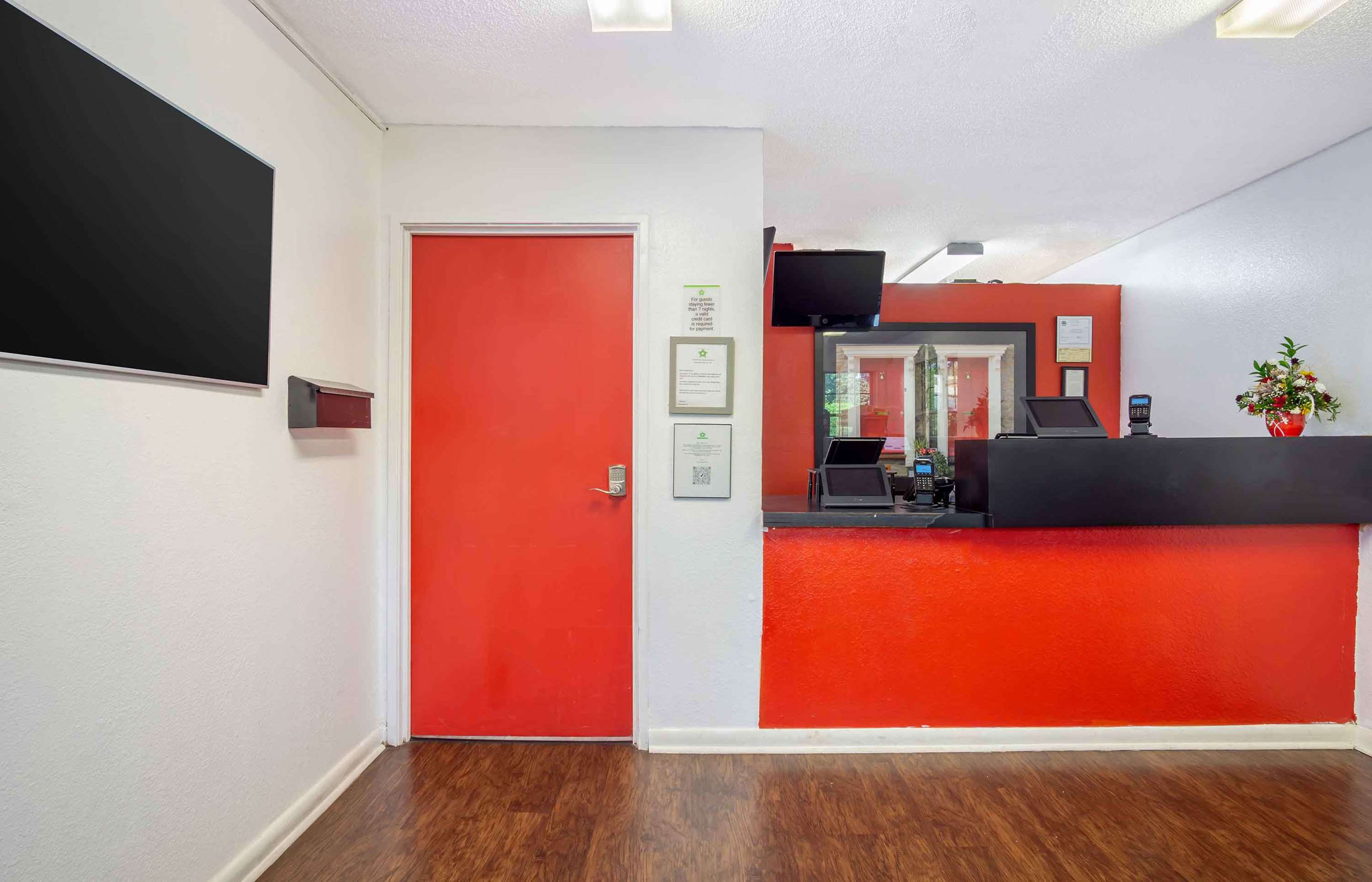Lobby and Guest Check-in