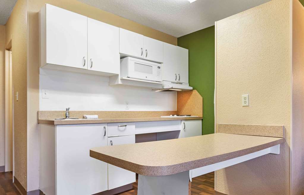EXTENDED STAY AMERICA SELECT-guestroom-Guest Room,Kitchen/Kitchenette,On-Site.jpg