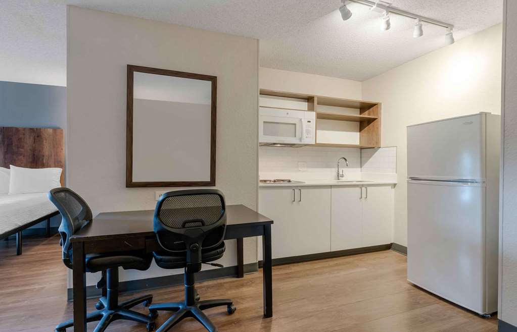 EXTENDED STAY AMERICA SUITES-guestroom-Guest Room,Kitchen/Kitchenette,On-Site.jpg