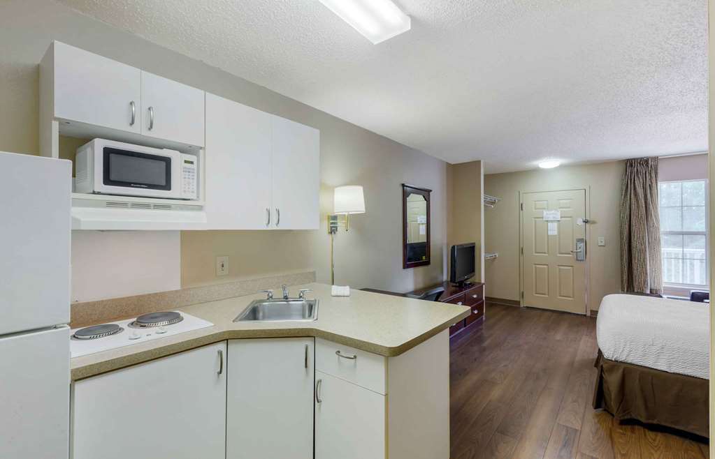 EXTENDED STAY AMERICA SELECT-guestroom-Guest Room,Kitchen/Kitchenette,On-Site.jpg