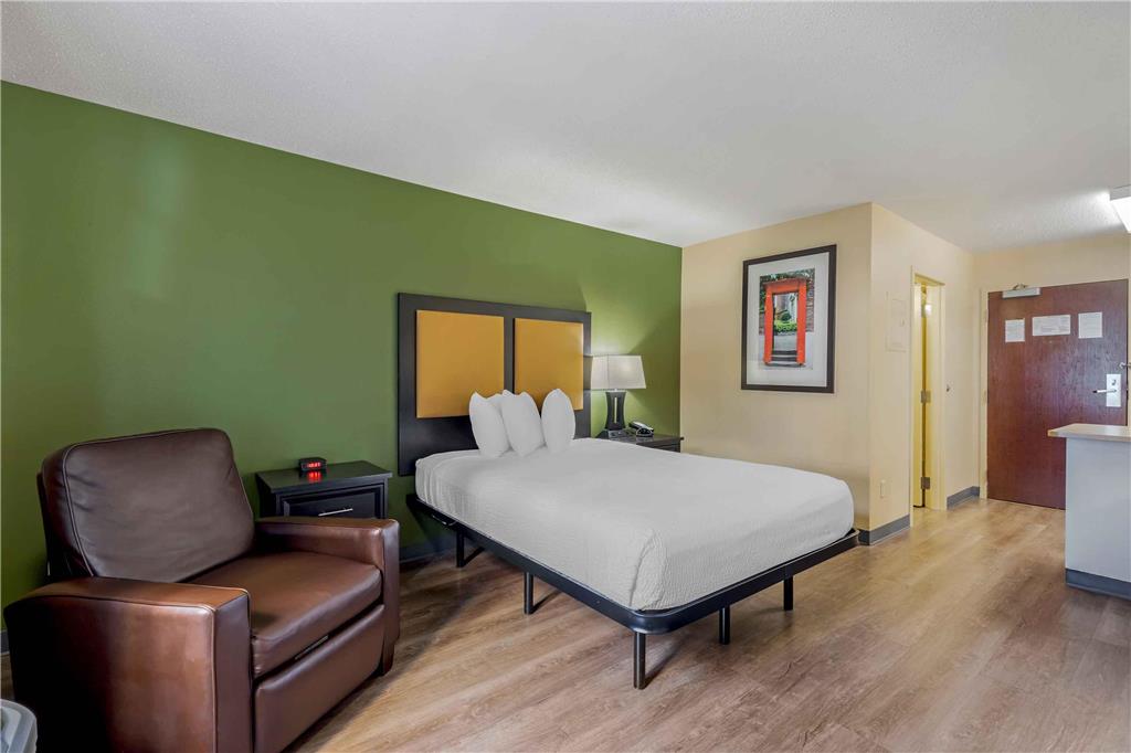 EXTENDED STAY AMERICA SUITES-guestroom-Guest Room,On-Site.jpg