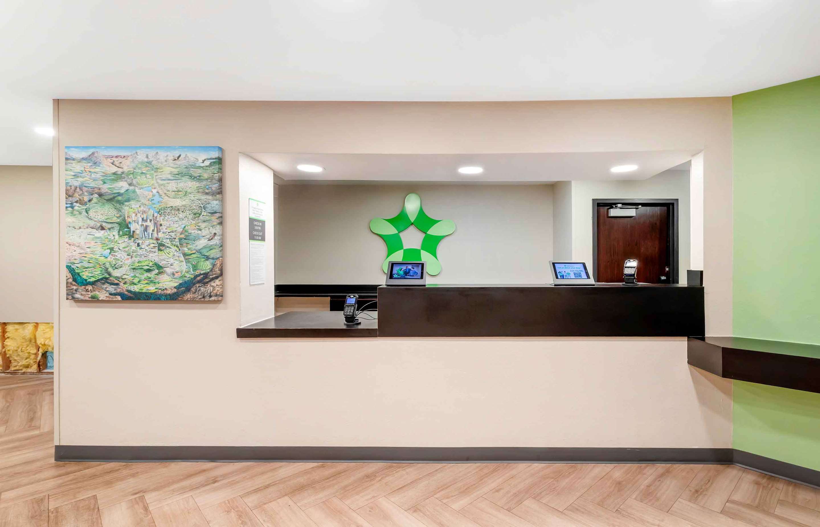 Lobby and Guest Check-in | Extended Stay America Suites Asheville Tunnel Rd