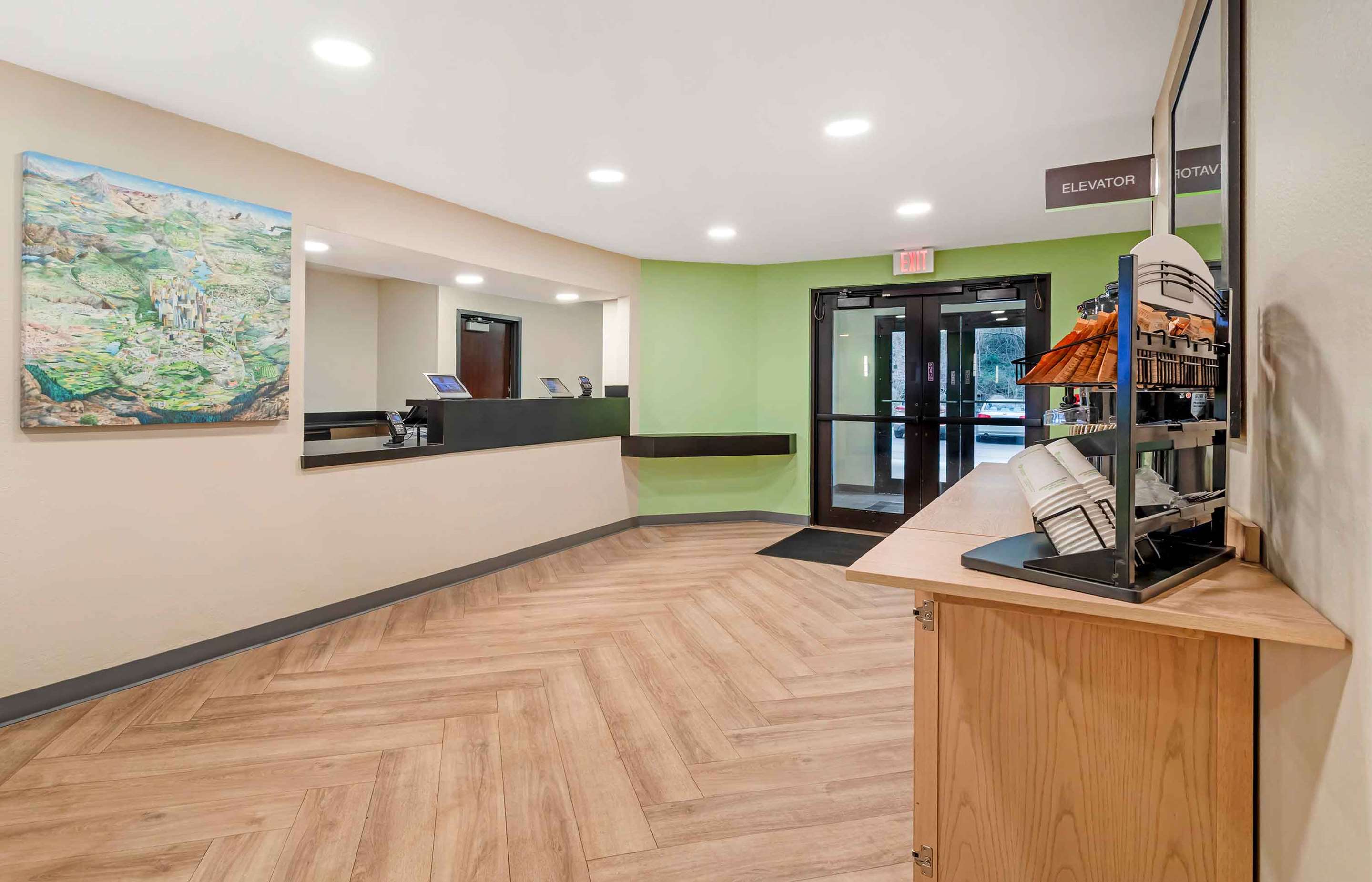 Lobby and Guest Check-in | Extended Stay America Suites Asheville Tunnel Rd