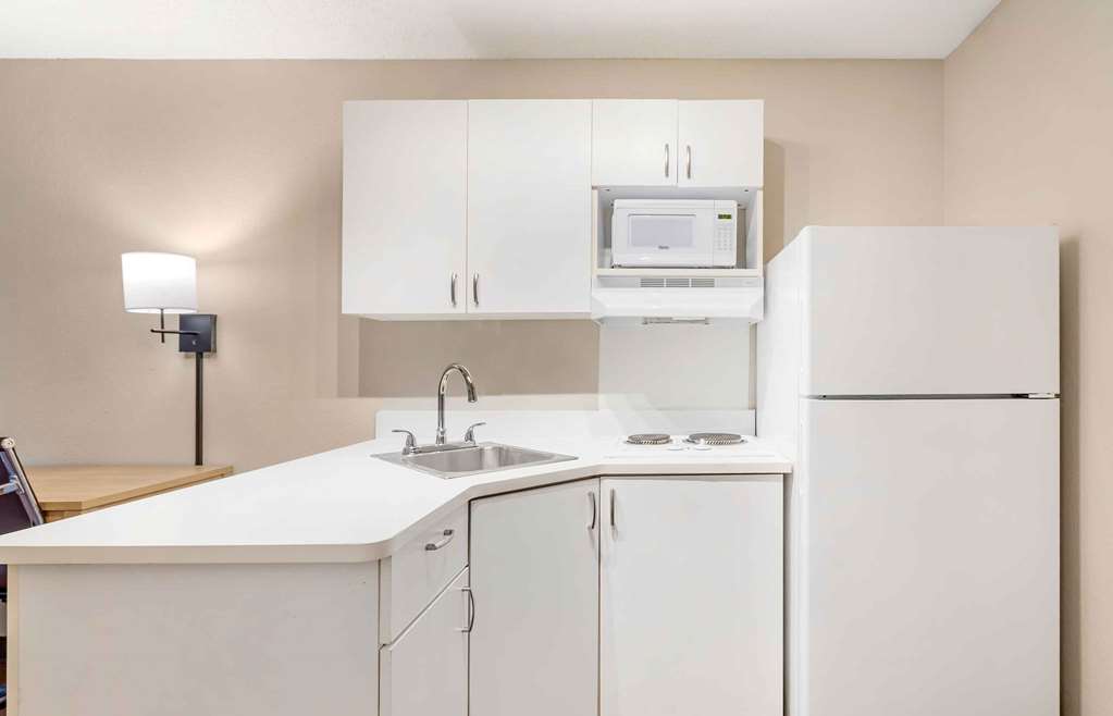 EXTENDED STAY AMERICA SUITES-guestroom-Guest Room,Guest Room Amenity,Kitchen/Kitchenette,On-Site.jpg