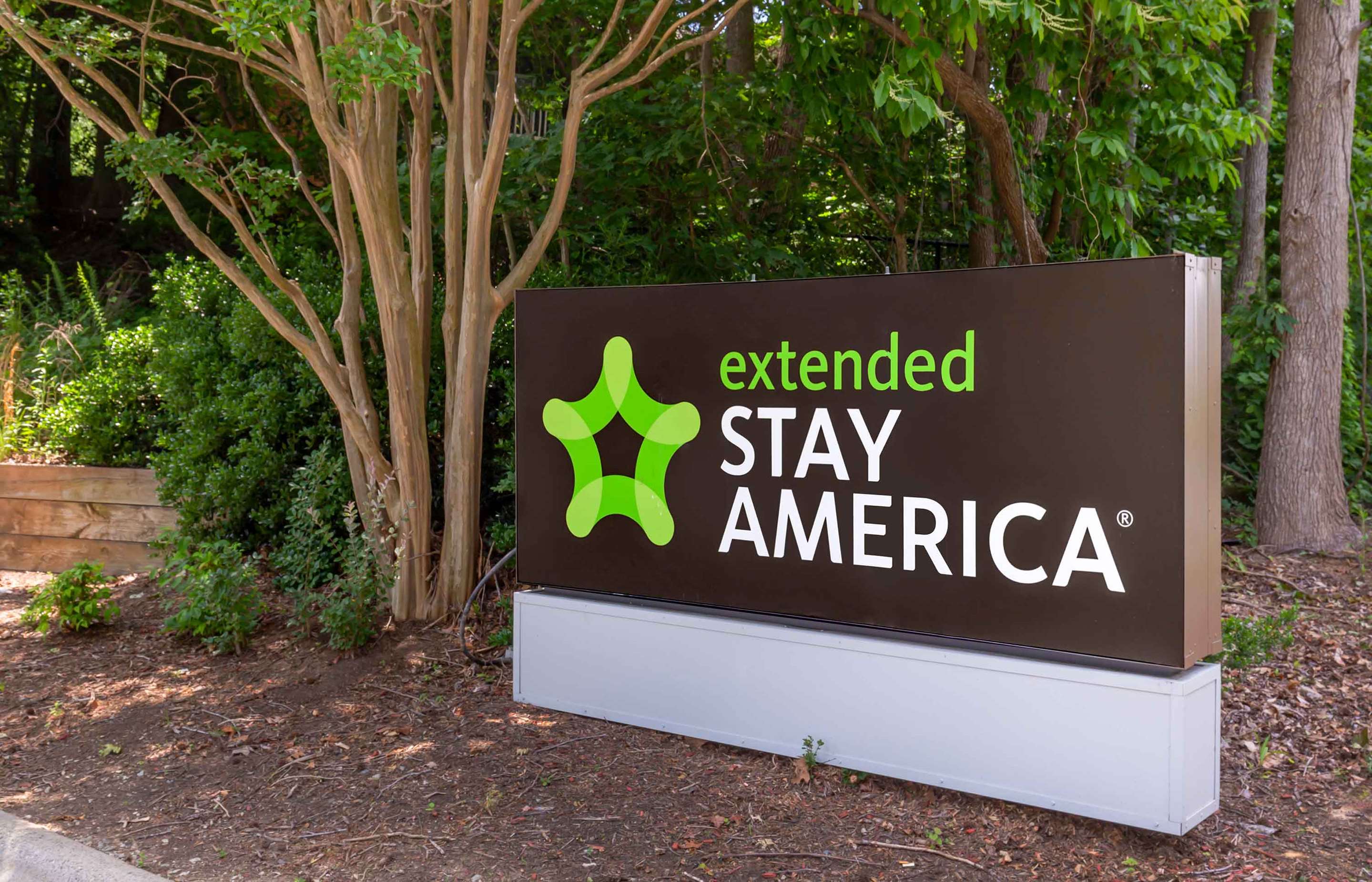 Exterior | Extended Stay America Suites - Greensboro - Wendover Ave - Big Tree Way