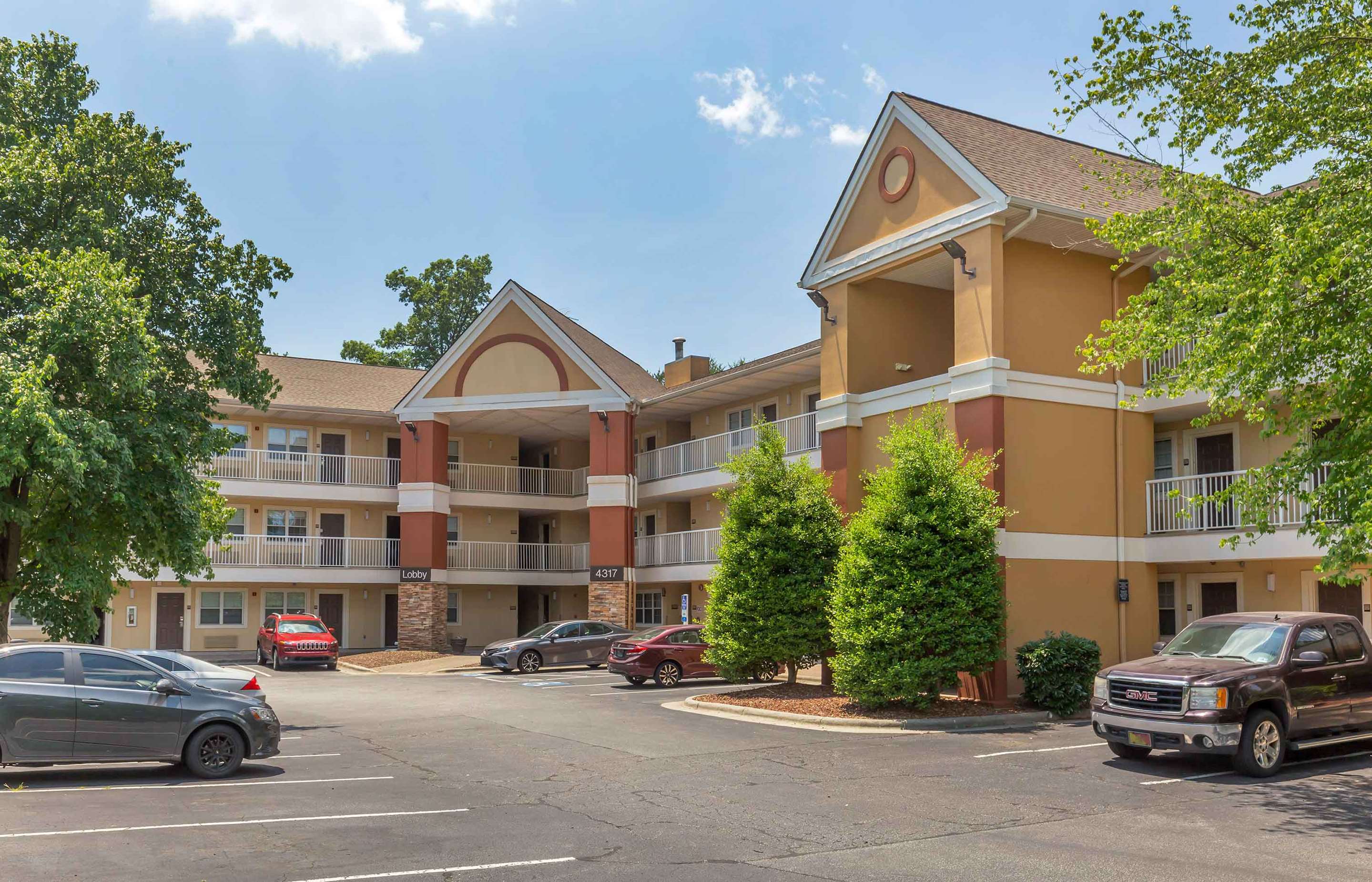 Exterior | Extended Stay America Suites - Greensboro - Wendover Ave - Big Tree Way