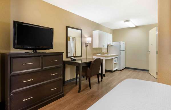  - Extended Stay America Suites Roanoke - I-581, Exit 3W