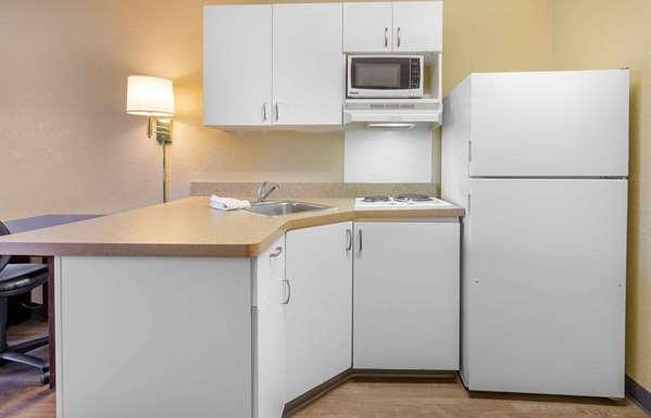  - Extended Stay America Suites Roanoke - I-581, Exit 3W
