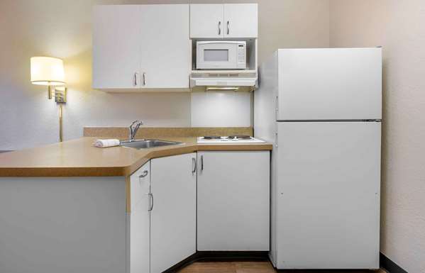  - Extended Stay America Suites Roanoke - I-581, Exit 3W