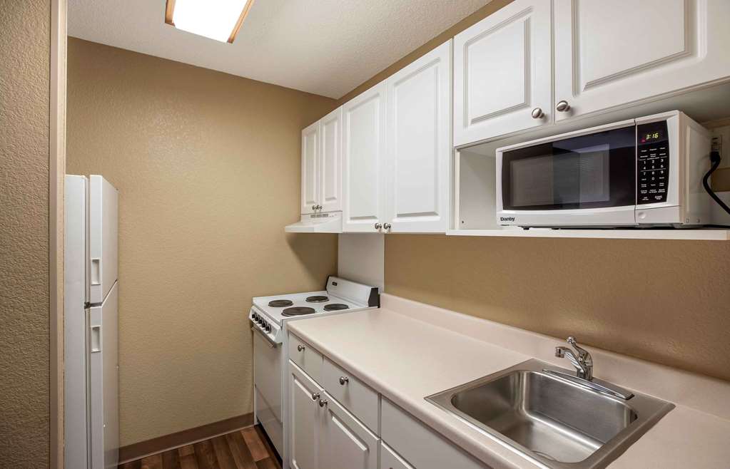 EXTENDED STAY AMERICA SELECT-guestroom-Guest Room,Kitchen/Kitchenette,On-Site.jpg