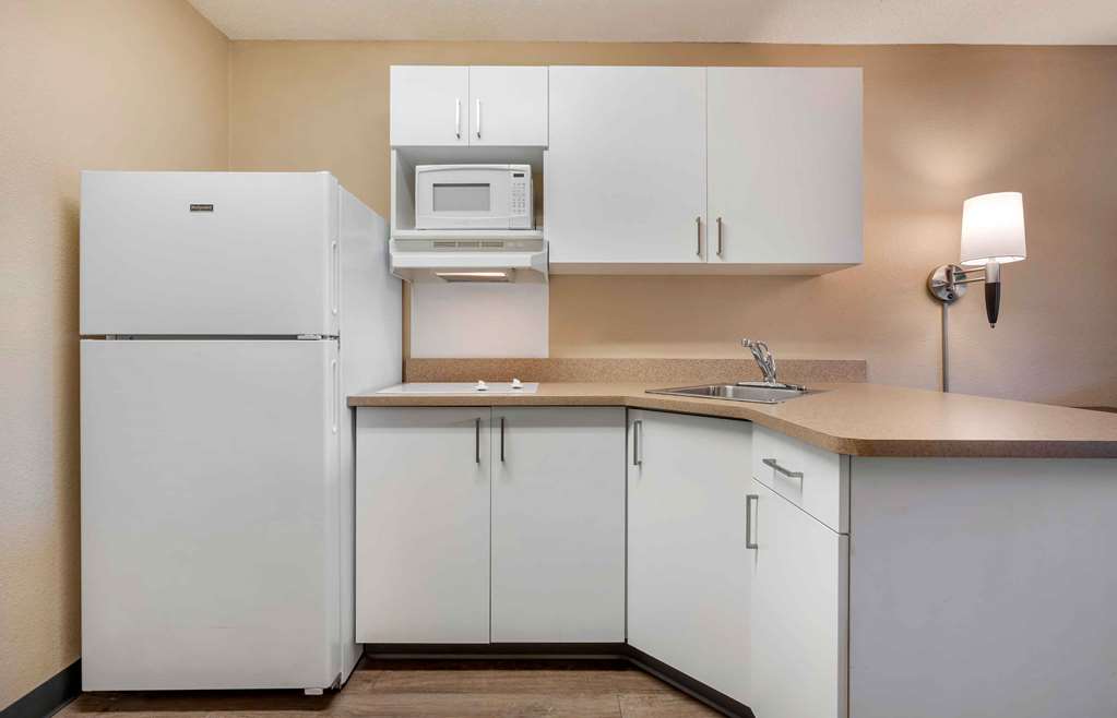 EXTENDED STAY AMERICA SUITES-guestroom-Guest Room,Kitchen/Kitchenette,On-Site.jpg