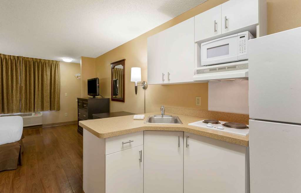 EXTENDED STAY AMERICA SELECT-guestroom-Guest Room,Guest Room Amenity,Kitchen/Kitchenette,On-Site.jpg
