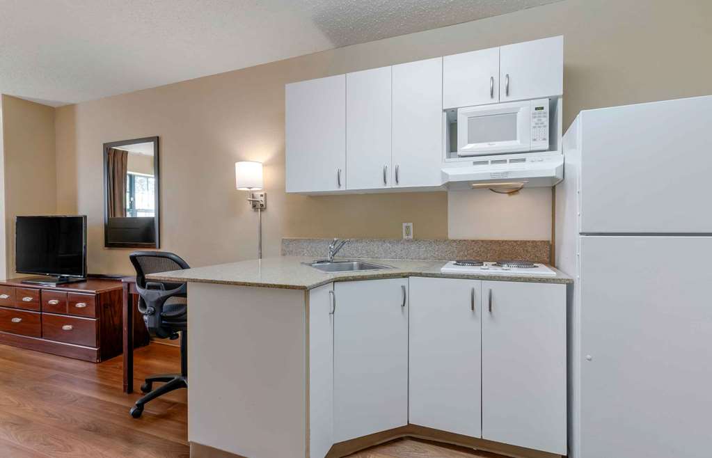 EXTENDED STAY AMERICA SUITES-guestroom-Guest Room,Kitchen/Kitchenette,On-Site.jpg