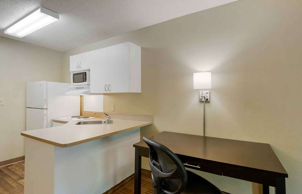 EXTENDED STAY AMERICA SELECT-guestroom-Guest Room,Kitchen/Kitchenette,On-Site.jpg