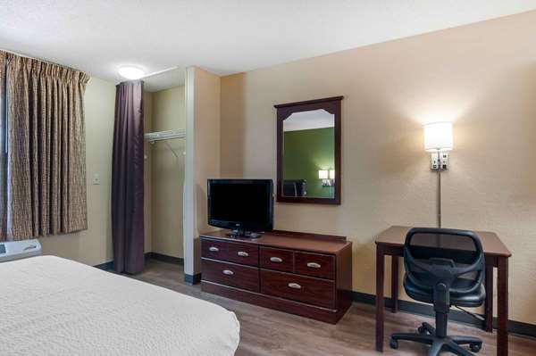  - Extended Stay America Suites Lake Forest