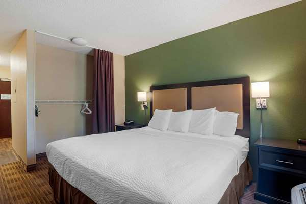  - Extended Stay America Suites Lake Forest