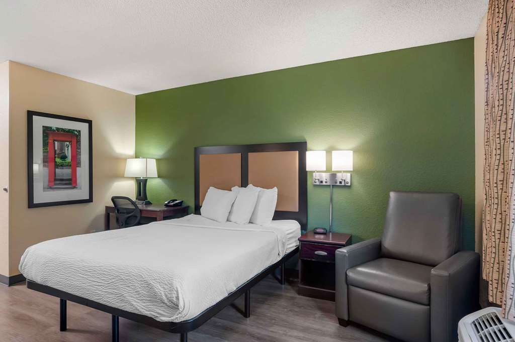 EXTENDED STAY AMERICA SUITES-guestroom-Guest Room,On-Site.jpg