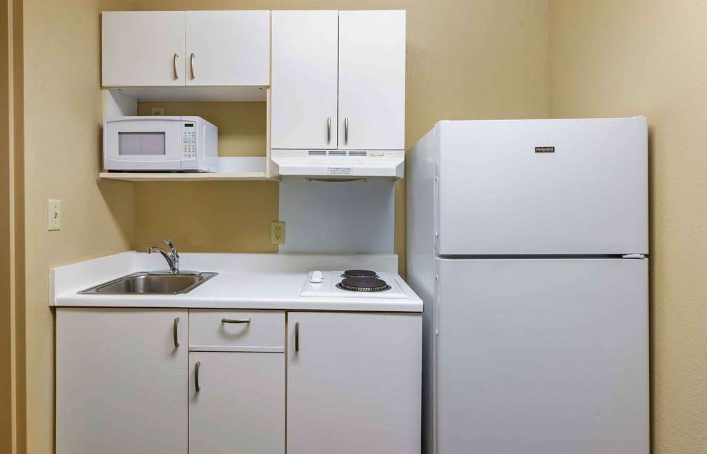 EXTENDED STAY AMERICA SUITES-guestroom-Guest Room,Guest Room Amenity,Kitchen/Kitchenette,On-Site.jpg