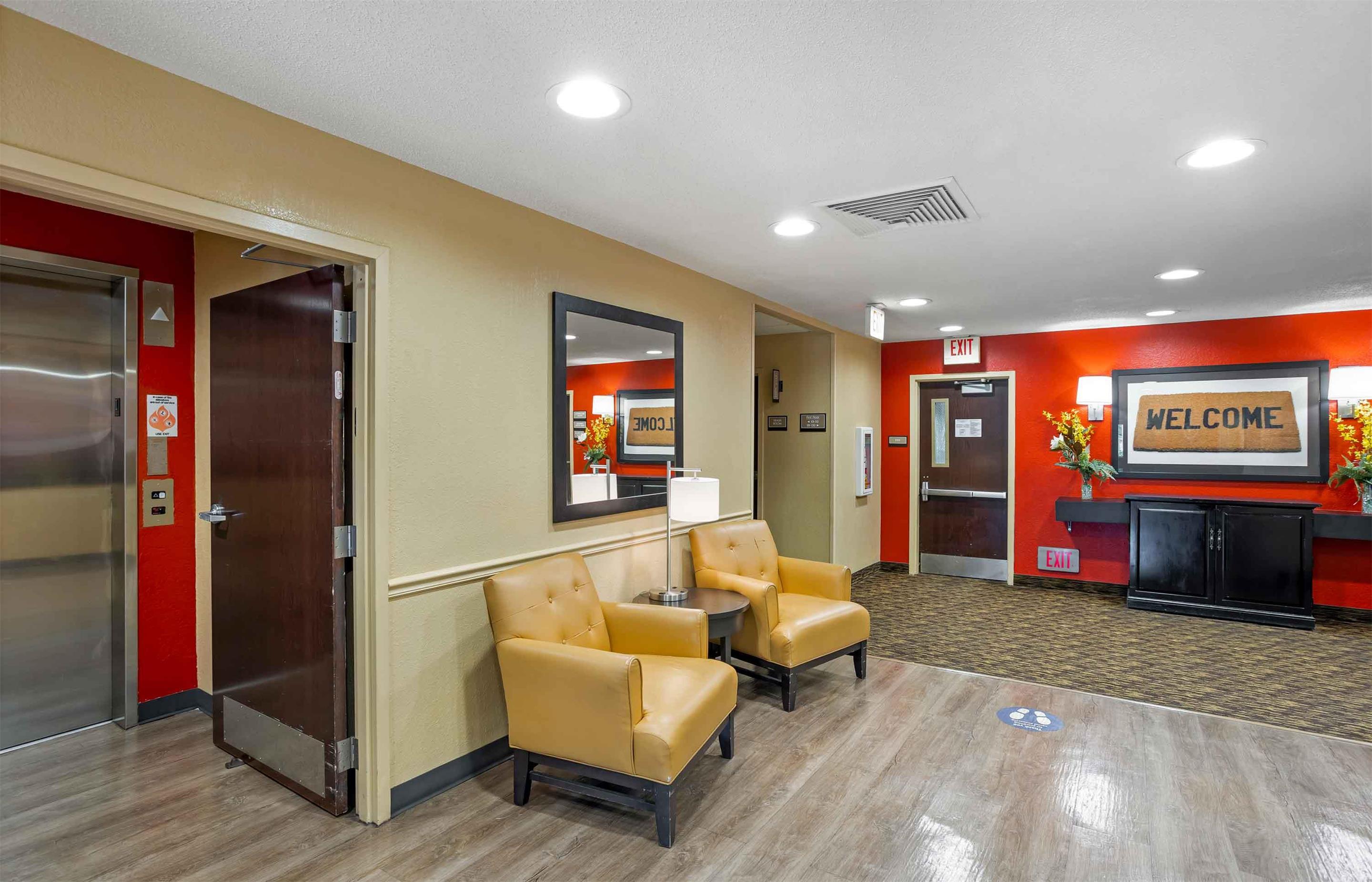 Lobby and Guest Check-in | Extended Stay America Suites Mt Laurel Crawford Pl