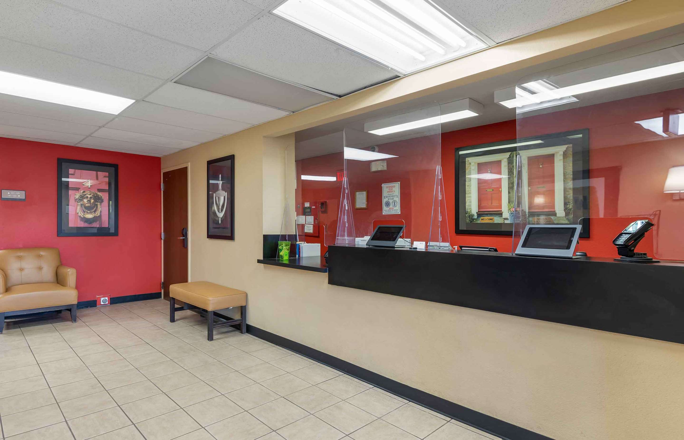 Lobby and Guest Check-in | Extended Stay America Suites Rochester Henrietta