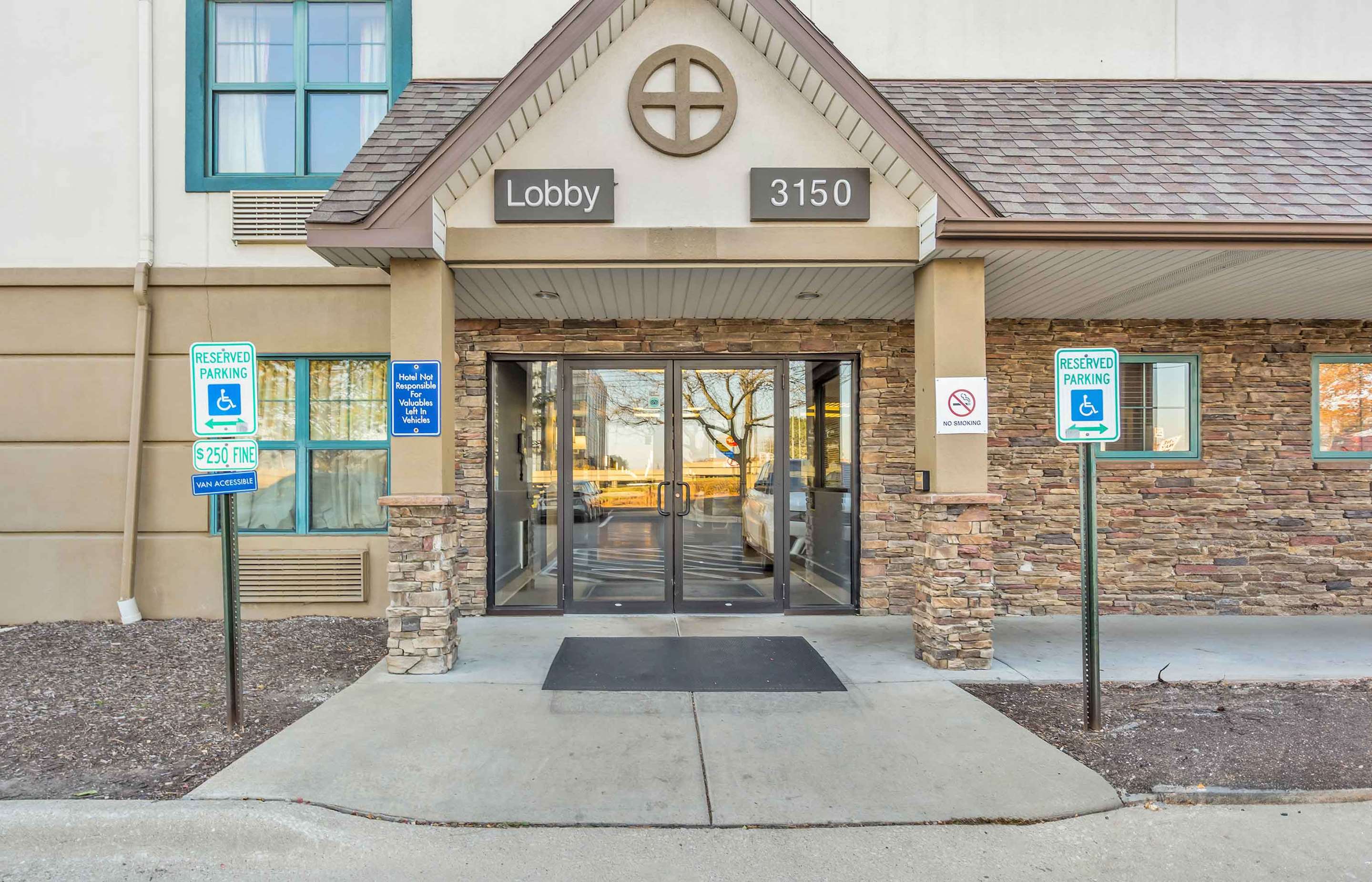 Exterior | Extended Stay America Suites - Chicago - Downers Grove