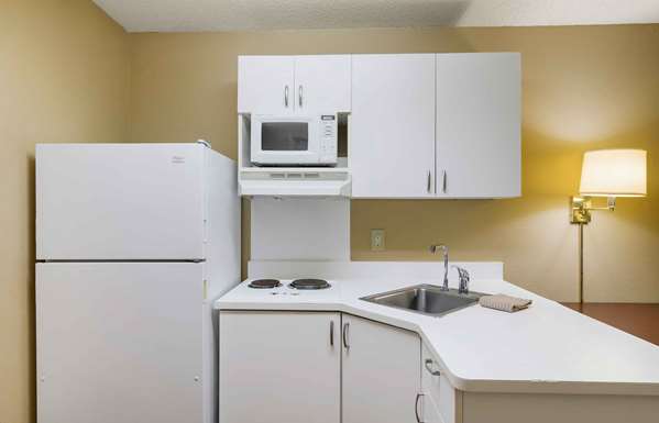  - Extended Stay America Suites Overland Park