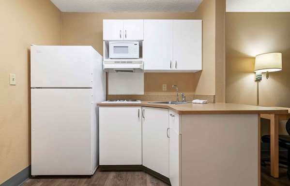  - Extended Stay America Suites Overland Park