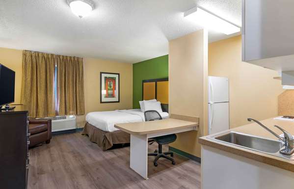  - Extended Stay America Suites Airport Kansas City