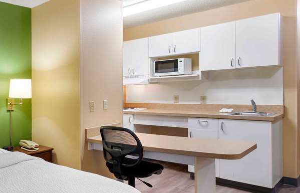  - Extended Stay America Suites Airport Kansas City