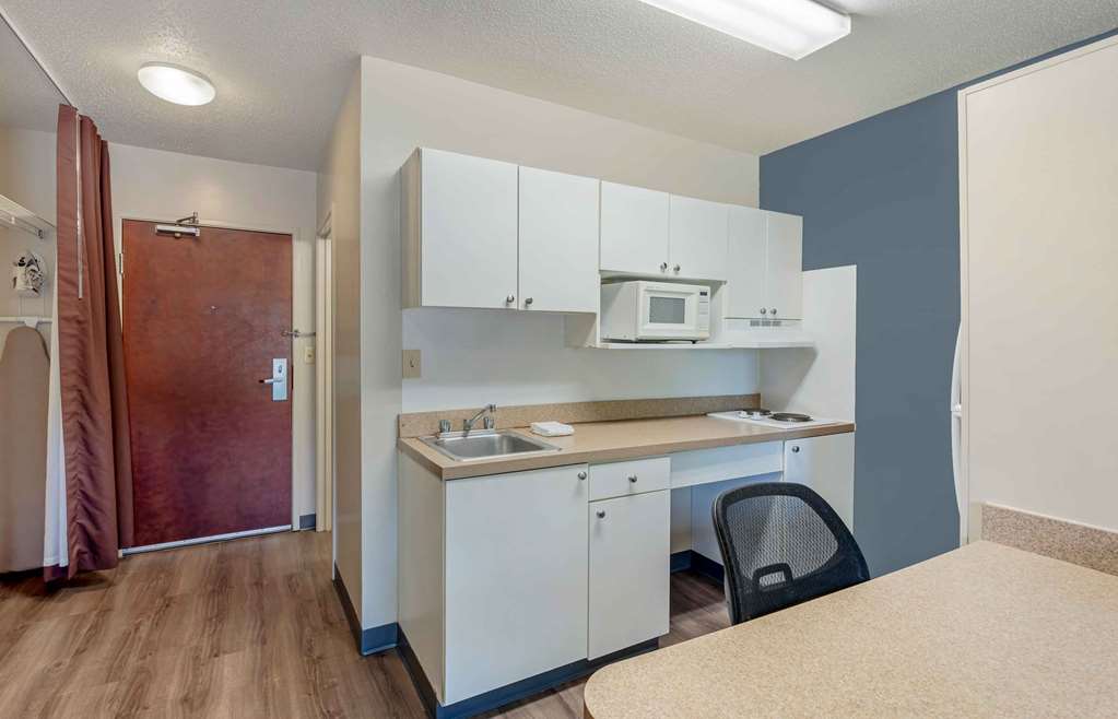 EXTENDED STAY AMERICA SELECT-guestroom-Guest Room,Kitchen/Kitchenette,On-Site.jpg