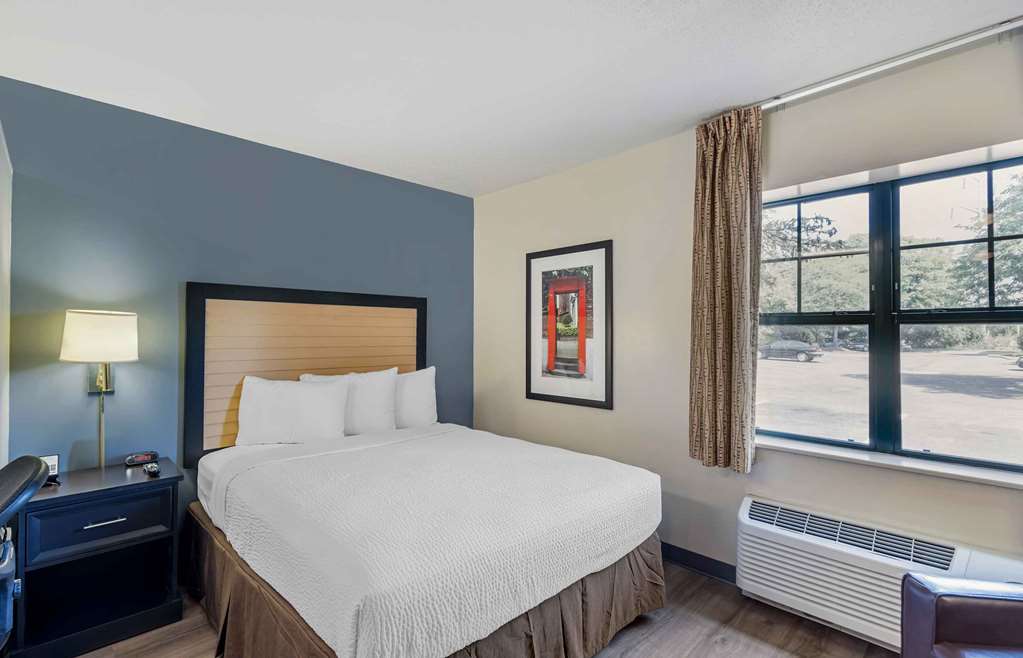 EXTENDED STAY AMERICA SELECT-guestroom-Guest Room,On-Site.jpg