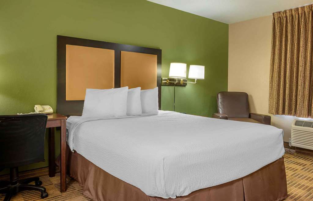 EXTENDED STAY AMERICA SUITES-guestroom-Guest Room,On-Site.jpg
