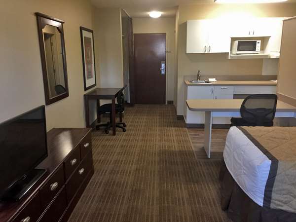  - Extended Stay America Suites Madison Heights - I-75, Exit 65