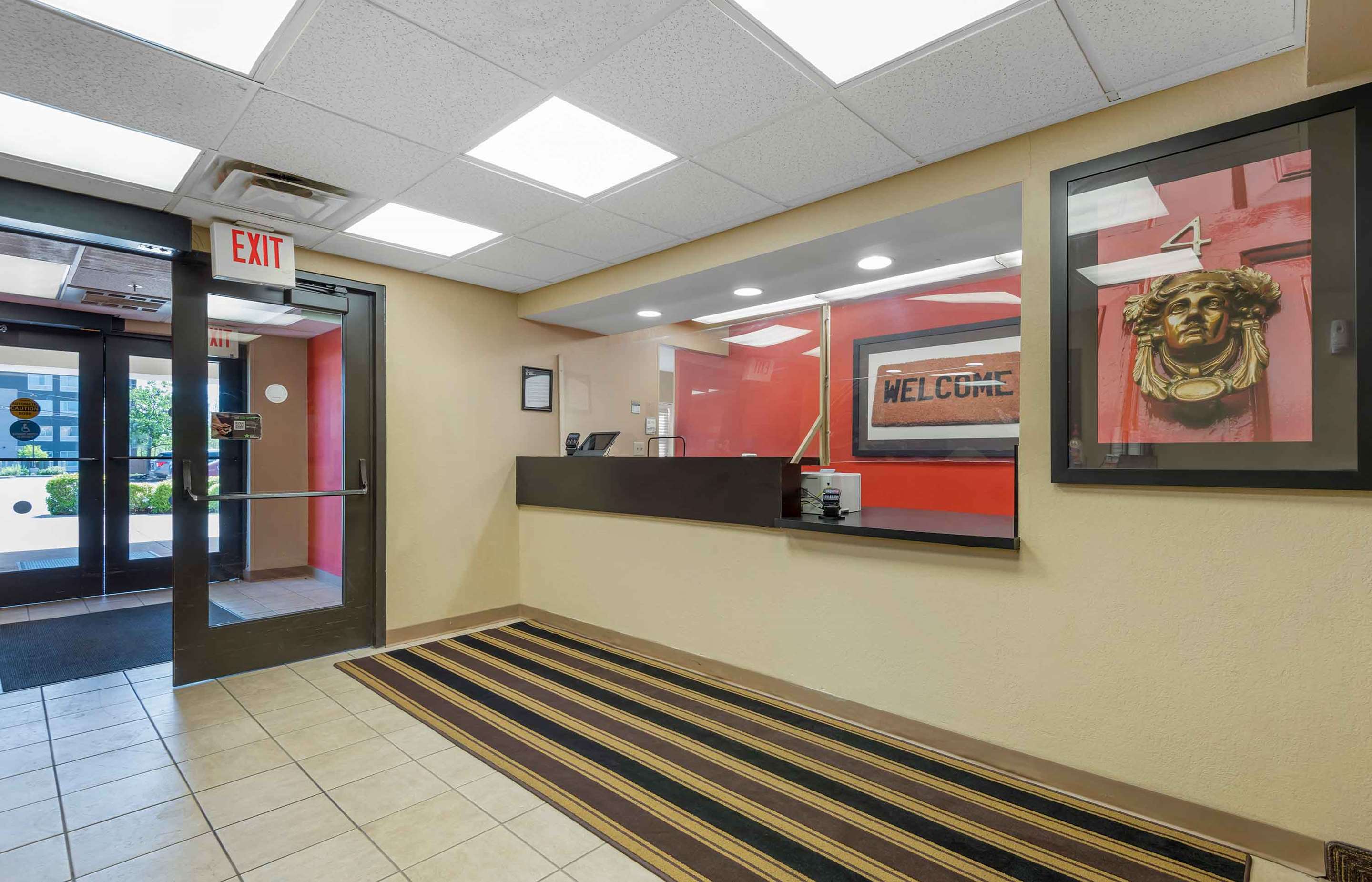 Lobby and Guest Check-in