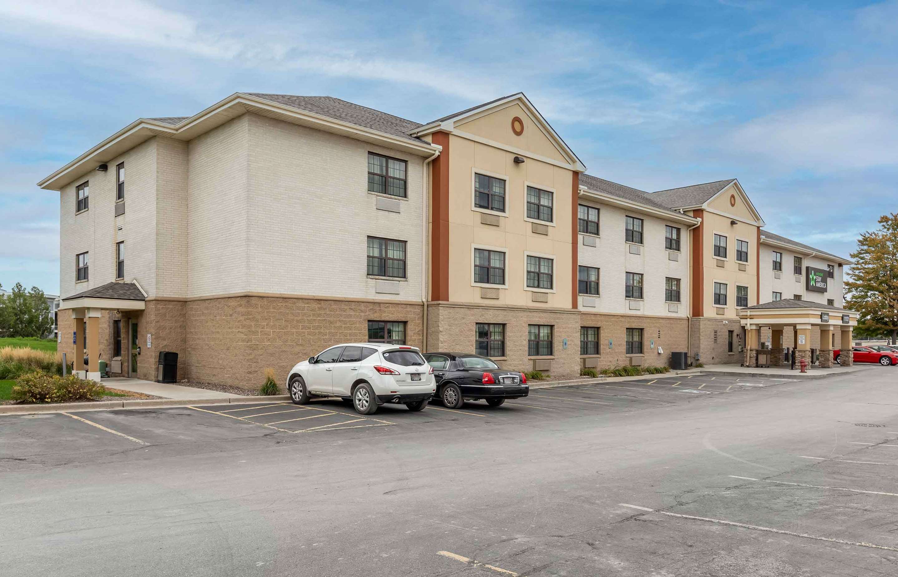 Exterior | Extended Stay America Suites Milwaukee Wauwatosa