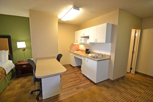  - Extended Stay America Suites Holland - I-475, Exit 8