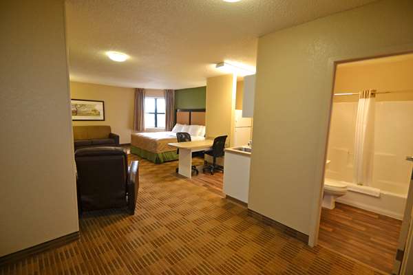  - Extended Stay America Suites Holland - I-475, Exit 8