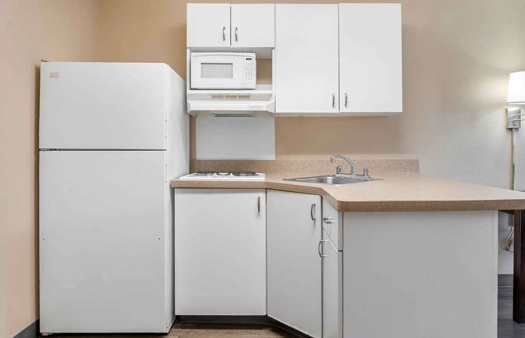 EXTENDED STAY AMERICA SELECT-guestroom-Guest Room,Kitchen/Kitchenette,On-Site.jpg