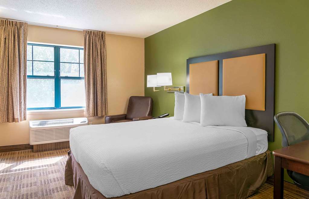 EXTENDED STAY AMERICA SELECT-guestroom-Guest Room,On-Site.jpg
