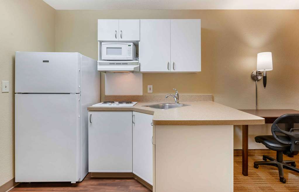 EXTENDED STAY AMERICA SUITES-guestroom-Guest Room,Kitchen/Kitchenette,On-Site.jpg