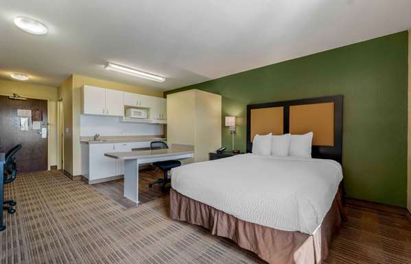  - Extended Stay America Suites Gurnee - I-94, Exit 8