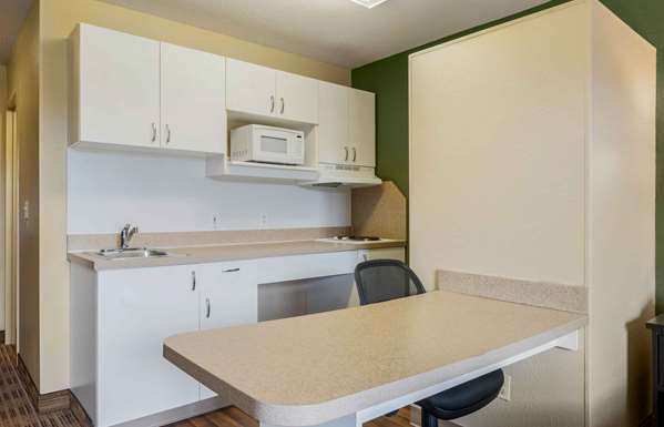  - Extended Stay America Suites Gurnee - I-94, Exit 8
