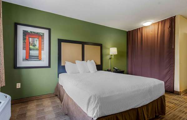 - Extended Stay America Suites Gurnee - I-94, Exit 8