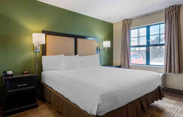  - Extended Stay America Suites Gurnee - I-94, Exit 8